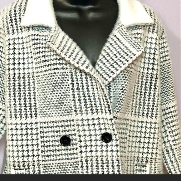 Chic Black and White Houndstooth Pea Coat - Picture 2 of 6